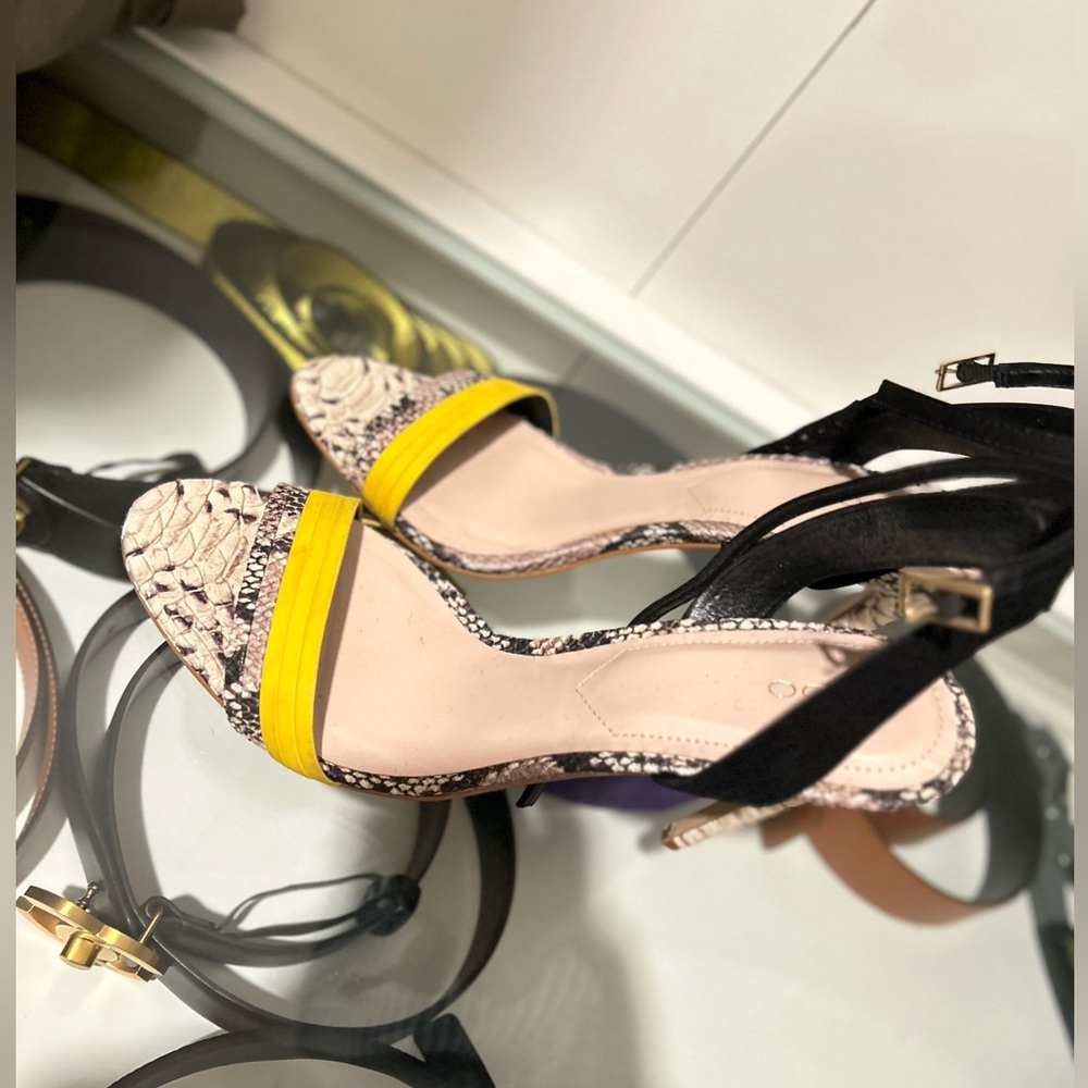 Black and yellow open toe heels